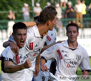 takole so se �rno-beli veselili prvega zadetka